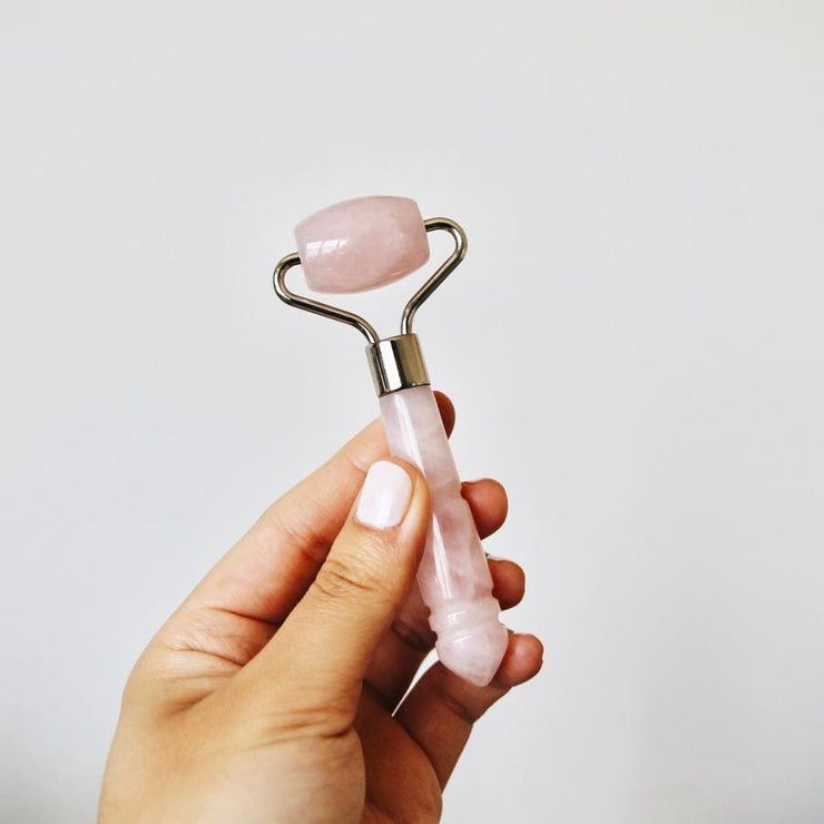 The Mini De-Puffing Facial Roller