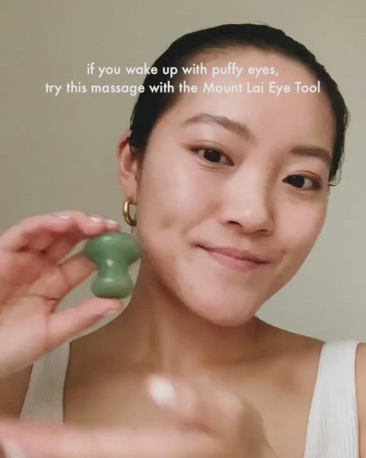 The De-Puffing Jade Eye Massage Tool